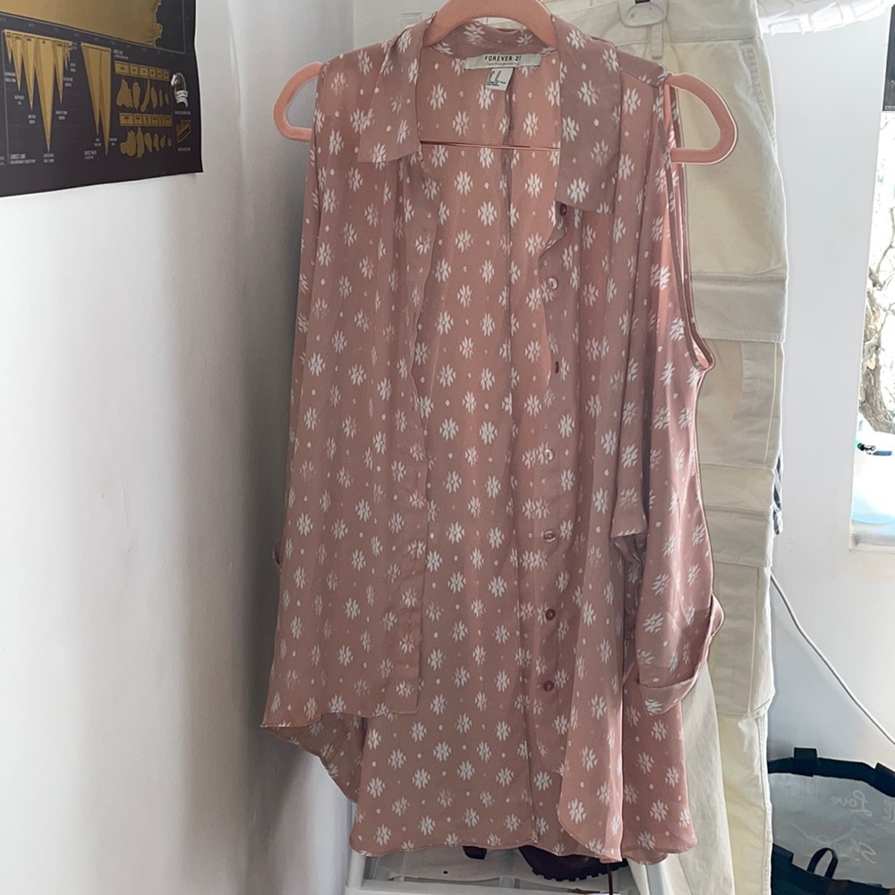 Open shoulder flowy button down